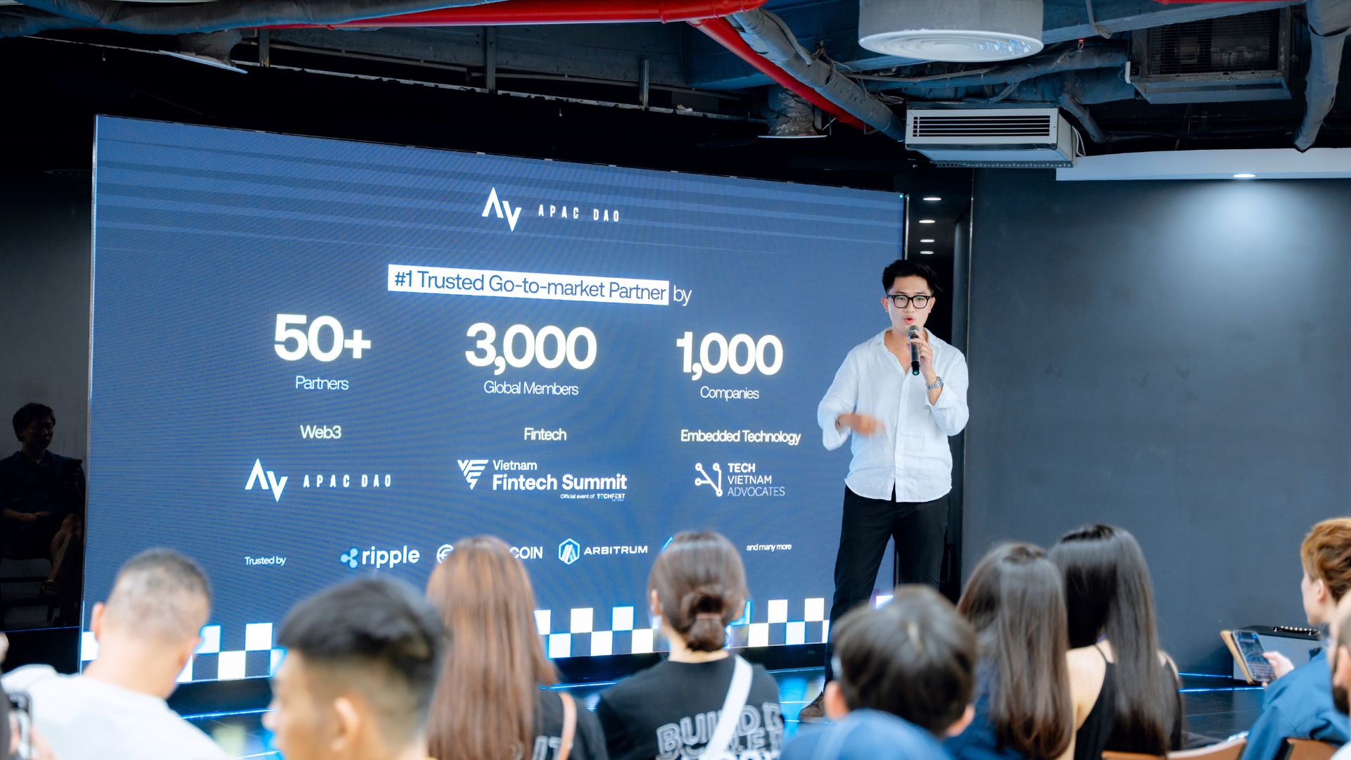 Jesse, Marketing Lead at APAC DAO delivered a speech